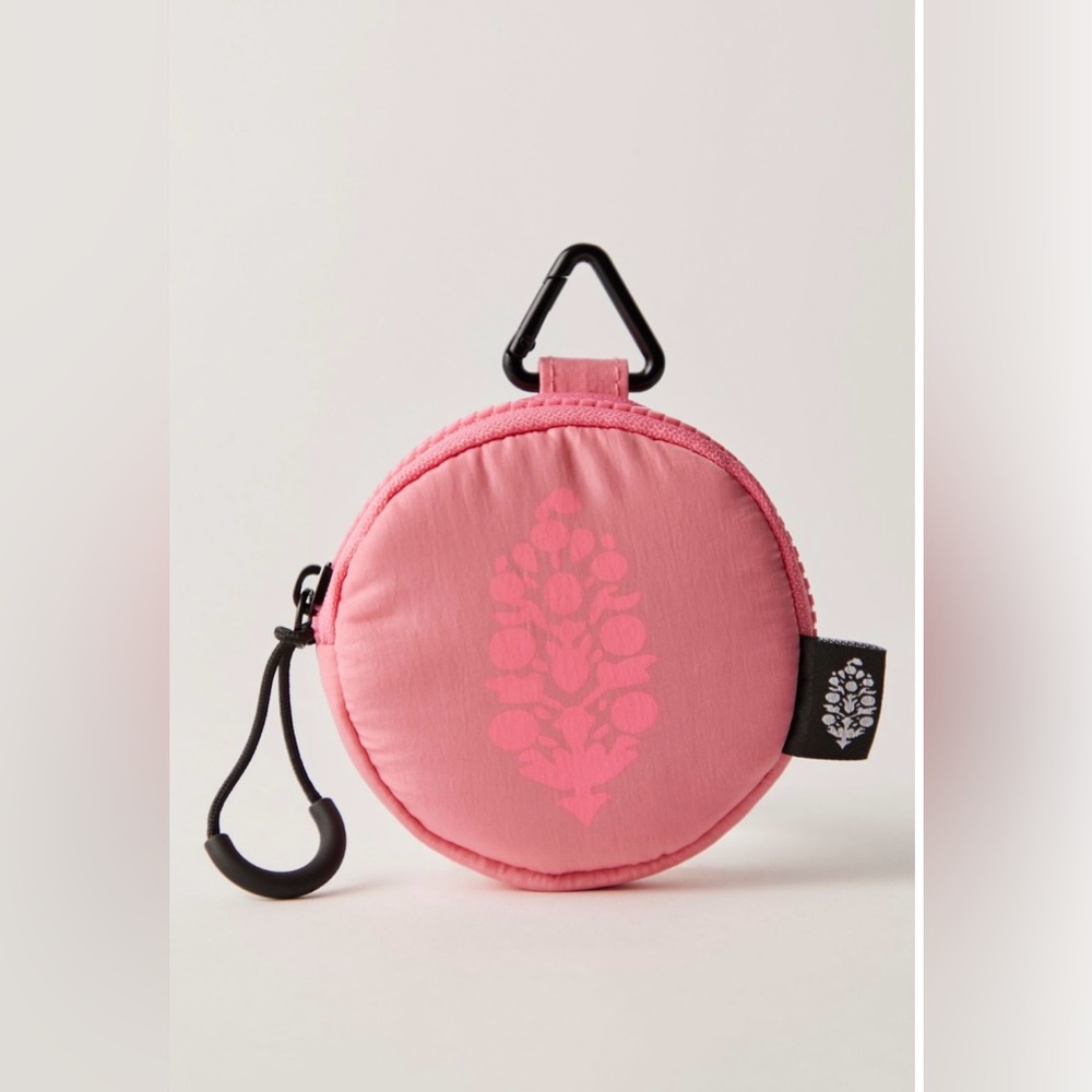 NWT FP Movement Essentials Only Pouch ~Hibiscus~